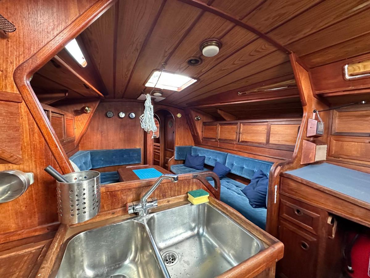 ホテル Unique Wooden Sail Yacht + 2 Bikes Included! サン・アドリア・デ・ベソス エクステリア 写真