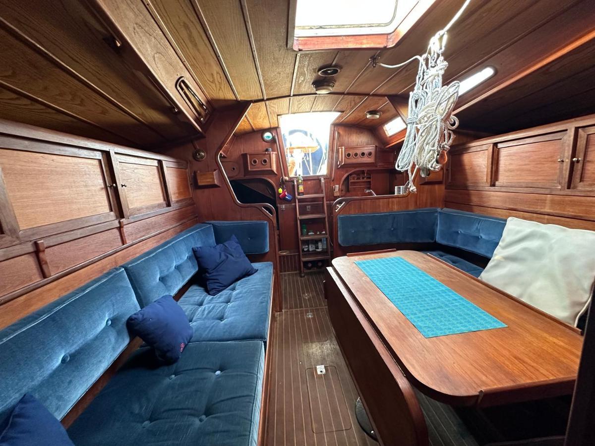 ホテル Unique Wooden Sail Yacht + 2 Bikes Included! サン・アドリア・デ・ベソス エクステリア 写真