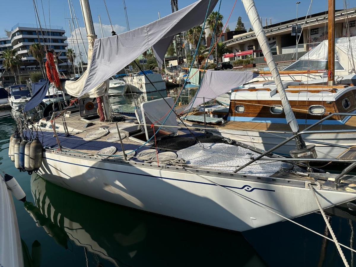 ホテル Unique Wooden Sail Yacht + 2 Bikes Included! サン・アドリア・デ・ベソス エクステリア 写真