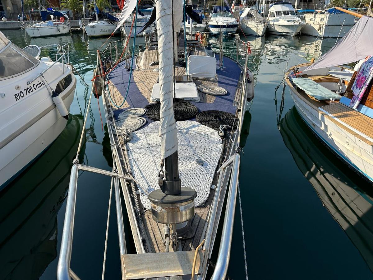 ホテル Unique Wooden Sail Yacht + 2 Bikes Included! サン・アドリア・デ・ベソス エクステリア 写真